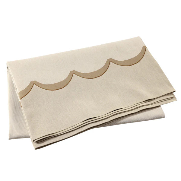 Tavola Scalloped Tablecloth